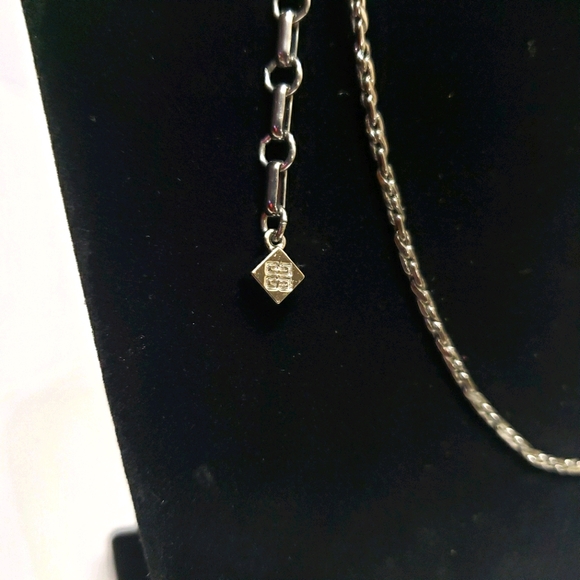 Givenchy Necklace with Red Crystals - Picture 6 of 7